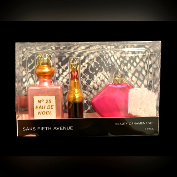 Saxs Fifth Ave Beauty Ornament 3 Piece Limited Edition Set NEW IN BOX ๐๐๐ - Picture 2 of 6